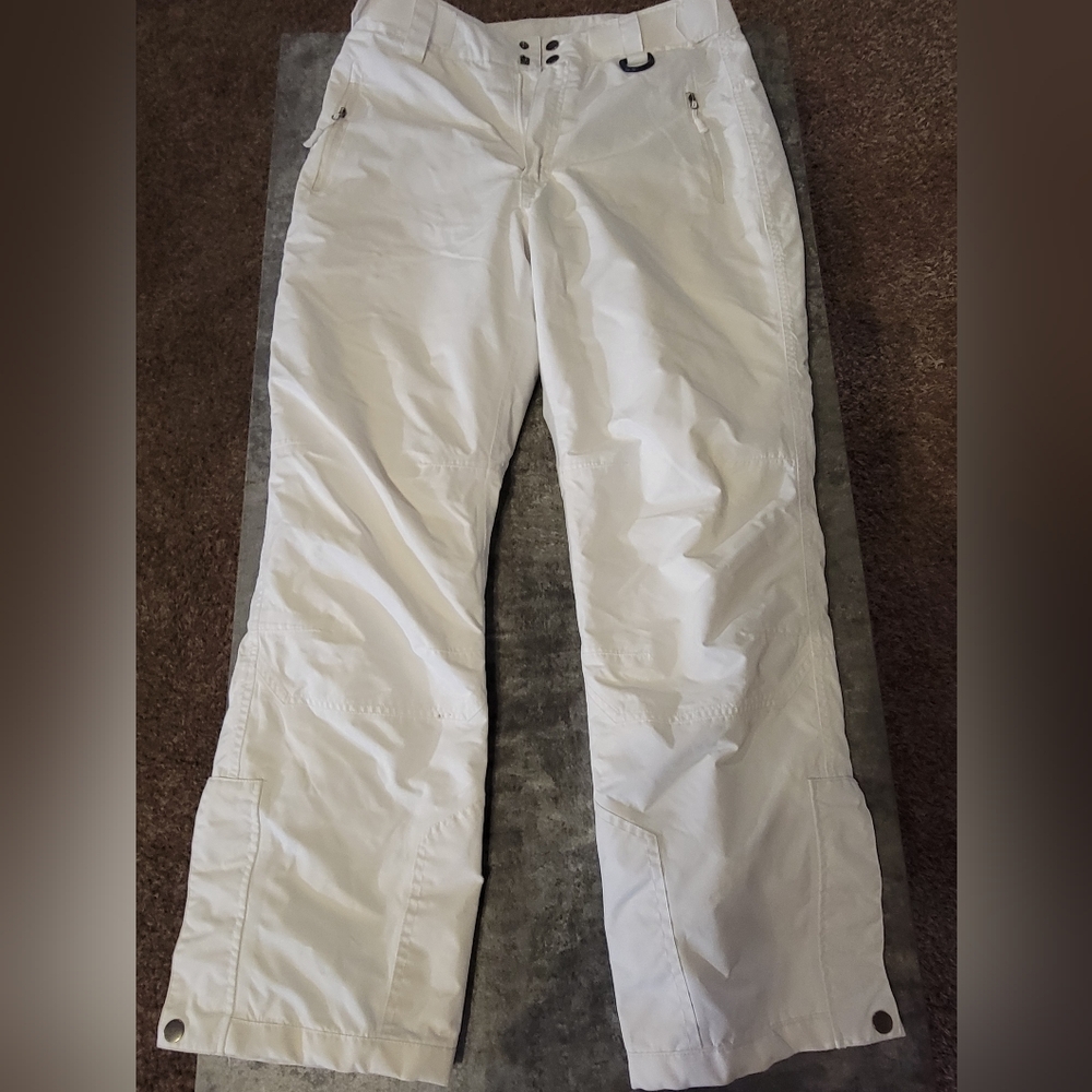 Free Soldier Women's Insulated Snowboard Cargo Pants.
